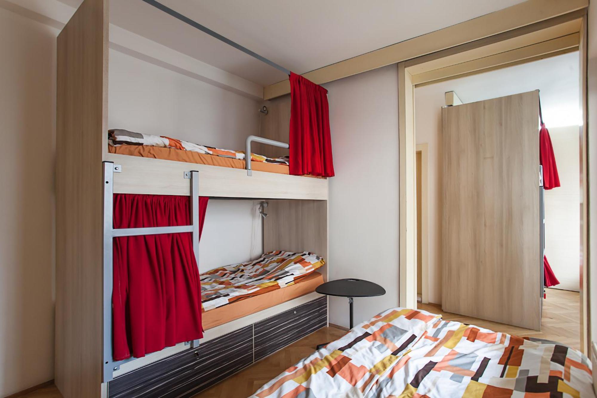 Urban Hostel & Apartments سكوبجي المظهر الخارجي الصورة