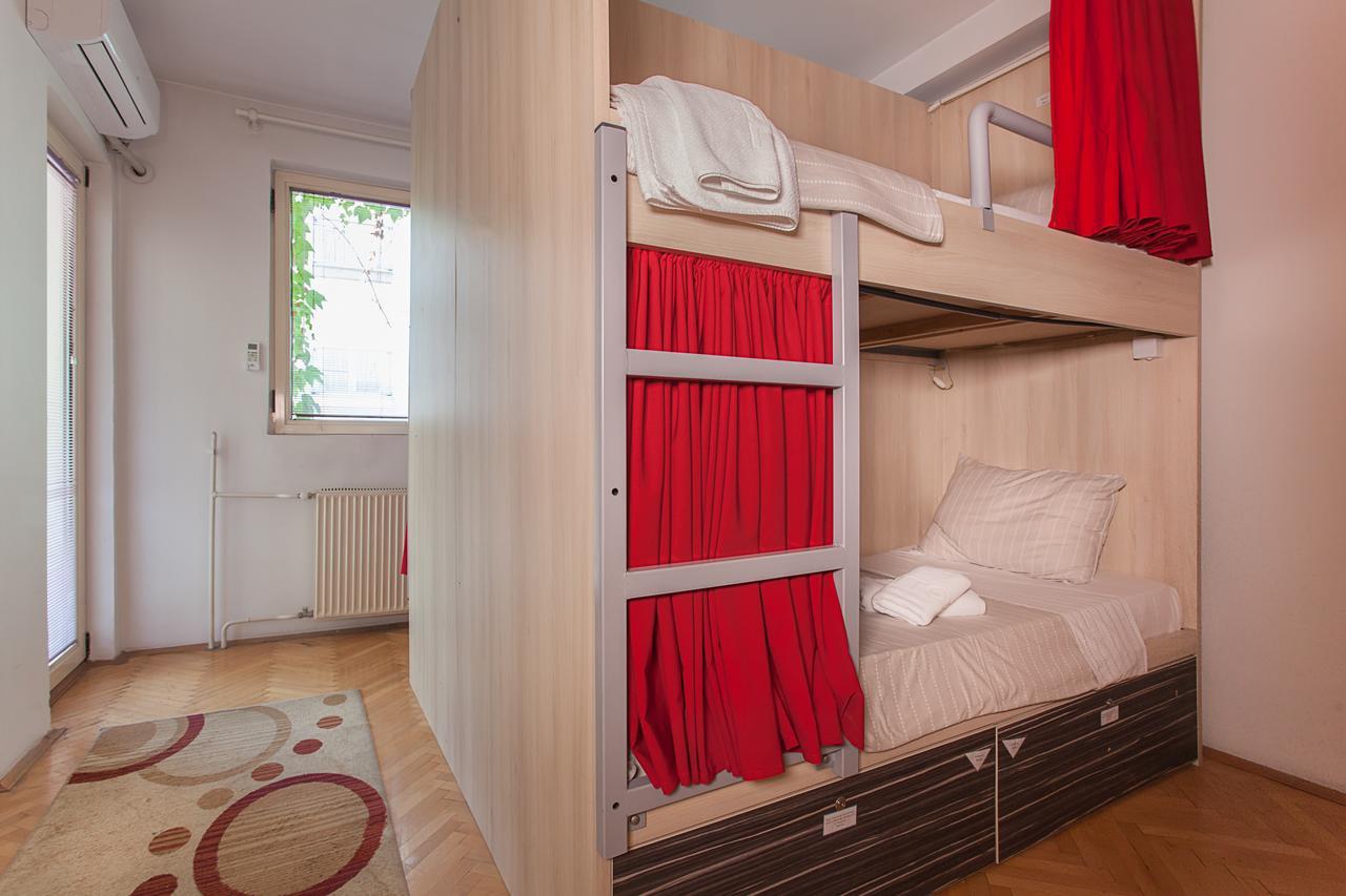 Urban Hostel & Apartments سكوبجي المظهر الخارجي الصورة