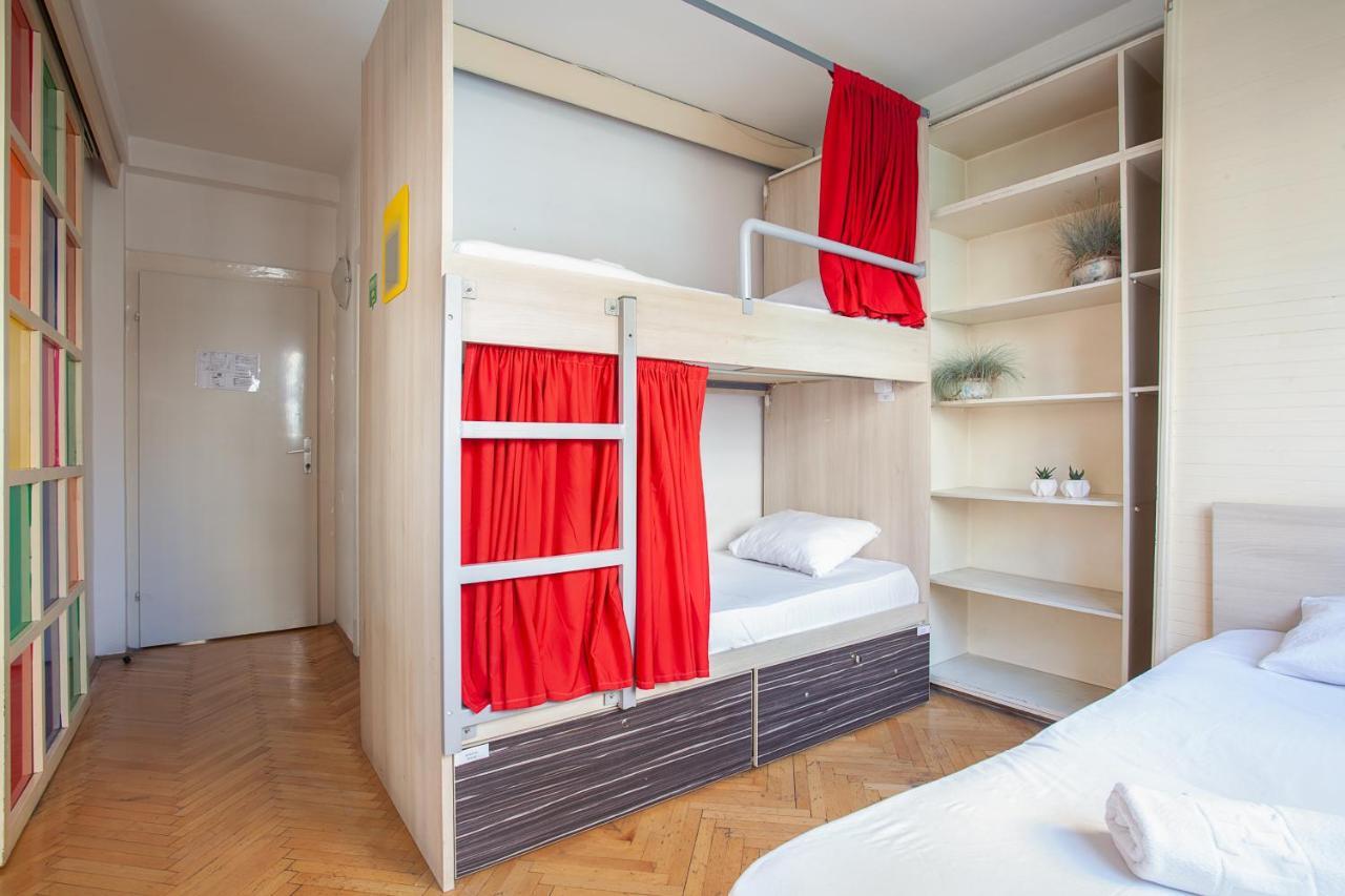 Urban Hostel & Apartments سكوبجي المظهر الخارجي الصورة