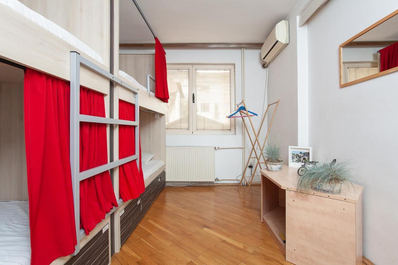Urban Hostel & Apartments سكوبجي المظهر الخارجي الصورة